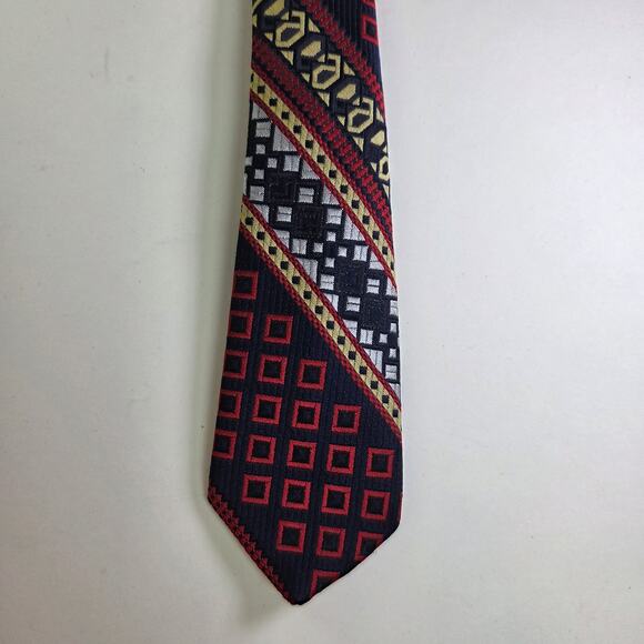 Vintage Reis Tie for Dayton’s Northbriar Shop Navy Red Diamond Print 4.5” Wide - Picture 6 of 9